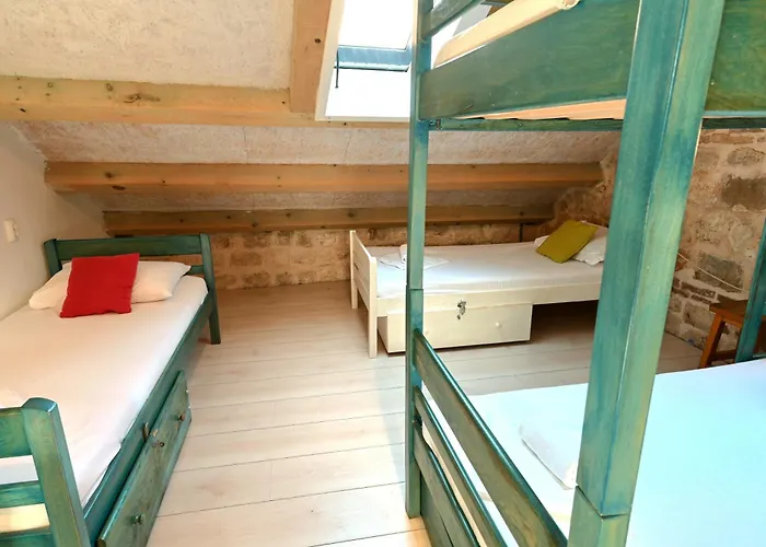 Hostel White Rabbit Hvar Town