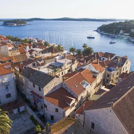 White Rabbit Albergue Hvar Town