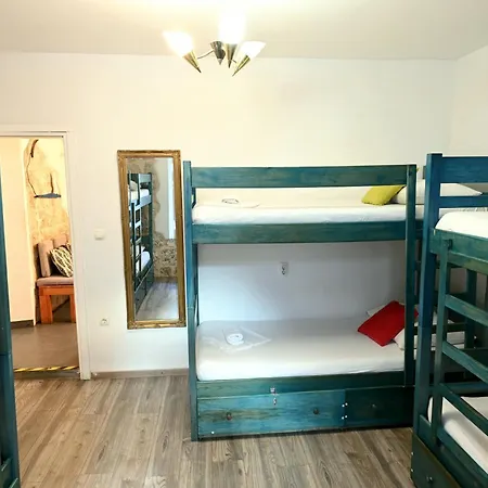 White Rabbit Hostal *