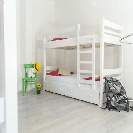 White Rabbit Hostal *