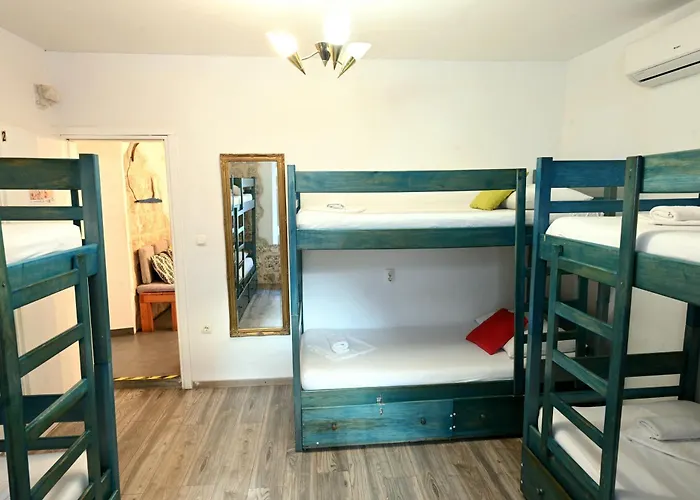 White Rabbit Hostal *